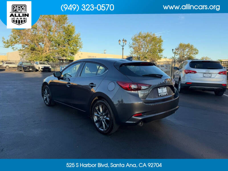 2018 Mazda MAZDA3 Touring