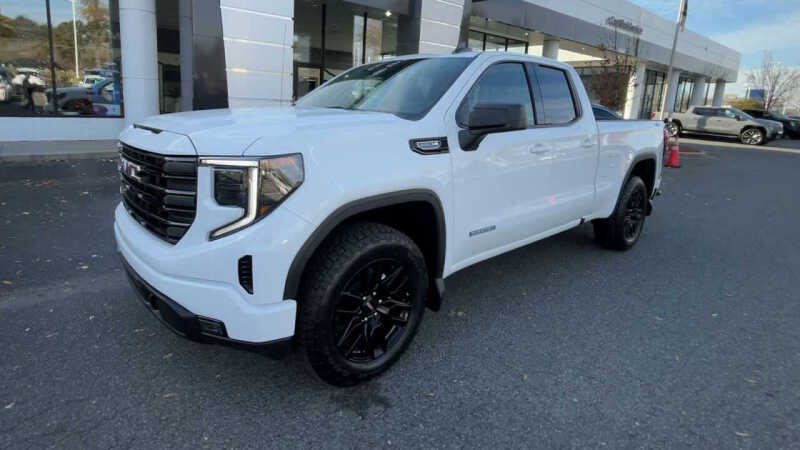2025 GMC Sierra 1500 Elevation