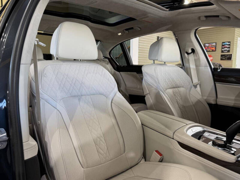 2018 BMW 7 Series M760i xDrive