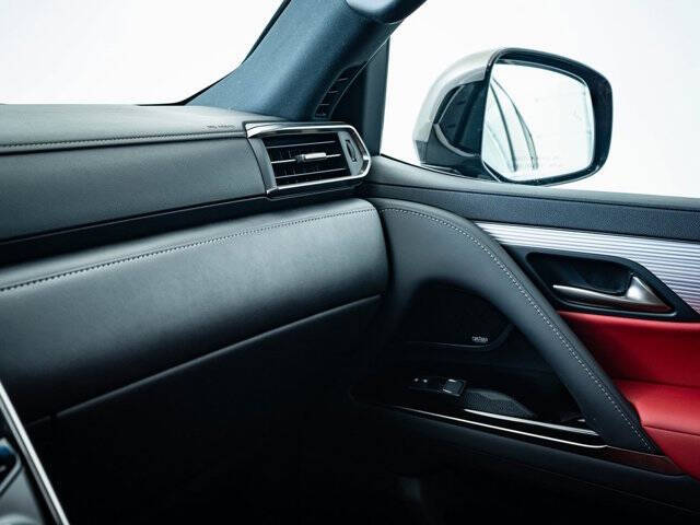 2022 Lexus LX 600 F SPORT Handling