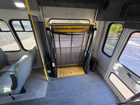 2015 Ford E-Series E-450 SD