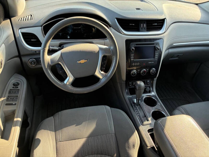 2017 Chevrolet Traverse LT