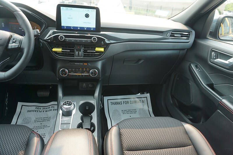 2025 Ford Escape ST-Line Select