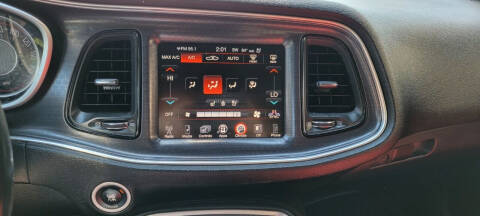 2016 Dodge Challenger SXT Plus