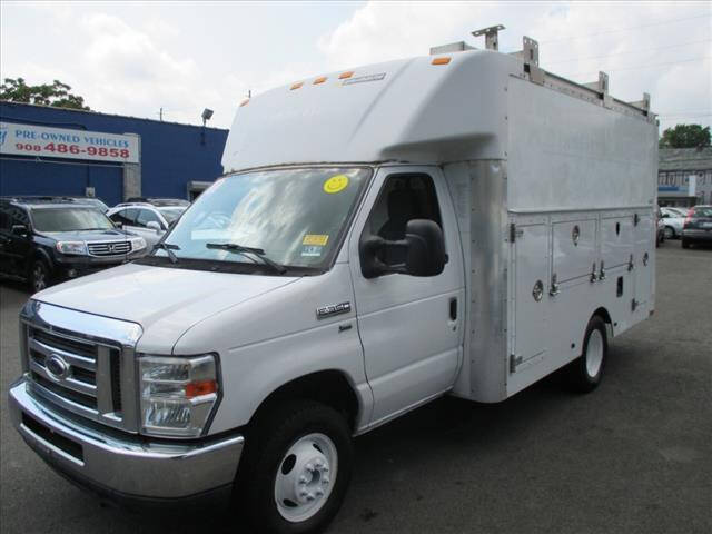 2012 Ford E-Series Chassis E-350 SD