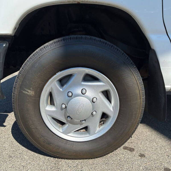 2011 Ford E-Series E-350 SD