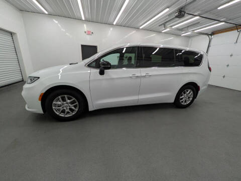 2024 Chrysler Pacifica Touring