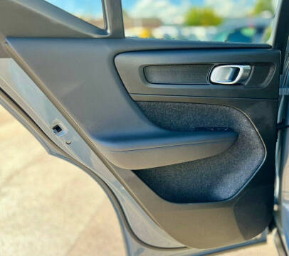 2023 Volvo XC40 B5 Core