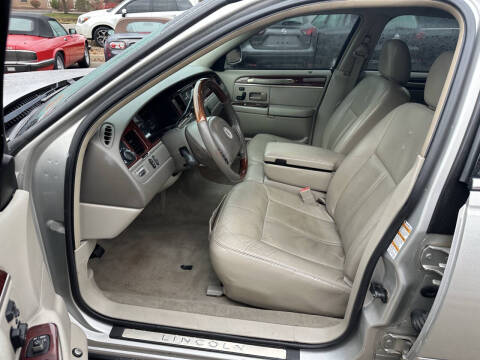 2003 Lincoln Town Car Cartier