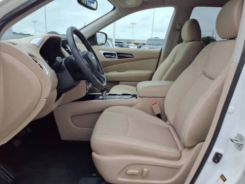 2020 Nissan Pathfinder SV