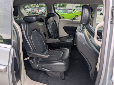 2020 Chrysler Pacifica Touring L