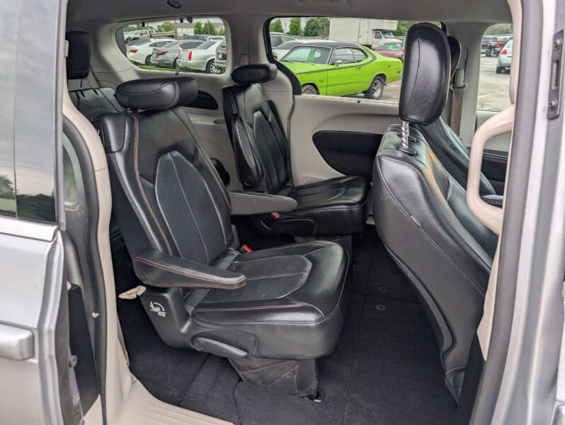 2020 Chrysler Pacifica Touring L