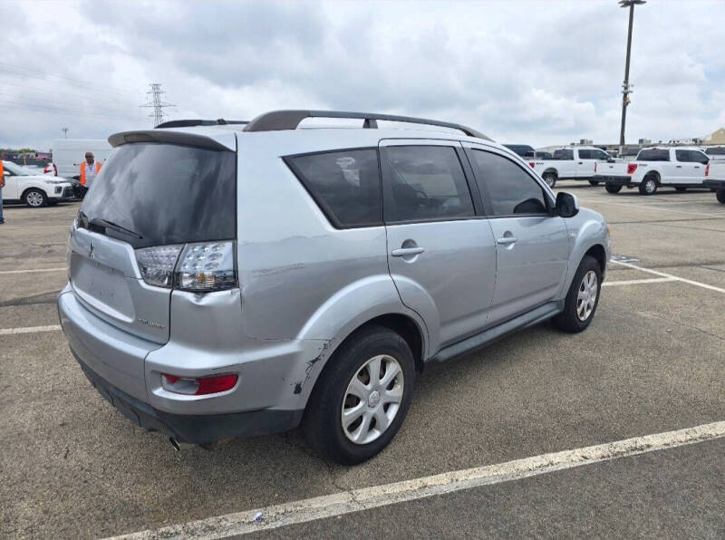 2012 Mitsubishi Outlander ES
