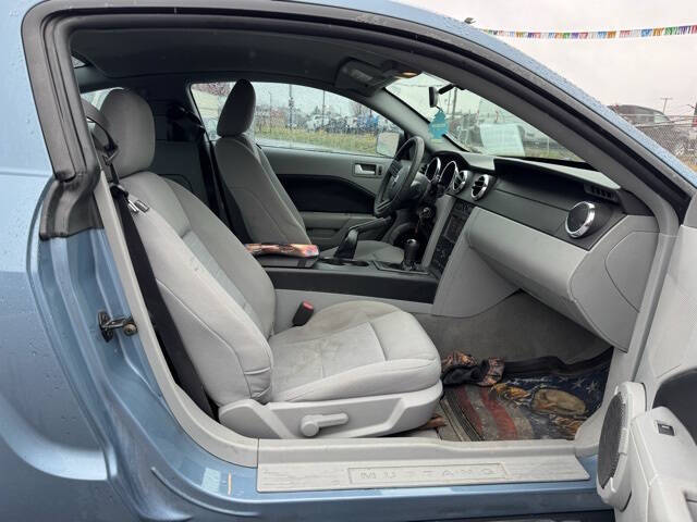 2008 Ford Mustang V6 Deluxe