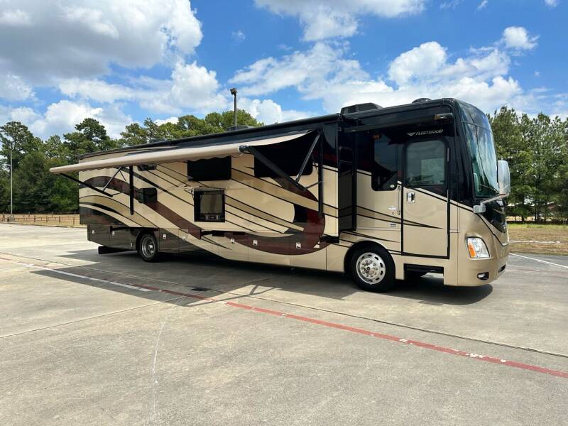 2015 Fleetwood Discovery 40G,  Bunk Beds , Diesel  for sale at Top Choice RV in Spring TX