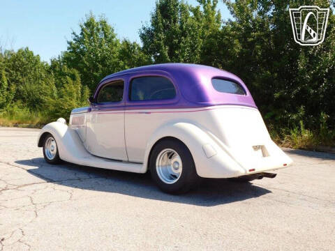 1935 Ford Tudor