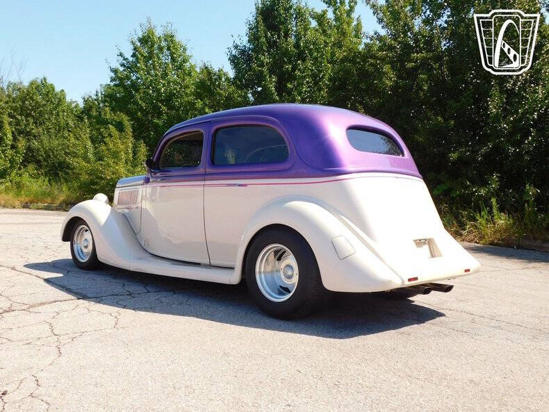 1935 Ford Tudor