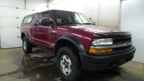 2002 Chevrolet S-10 for sale at Car $mart in Masury OH