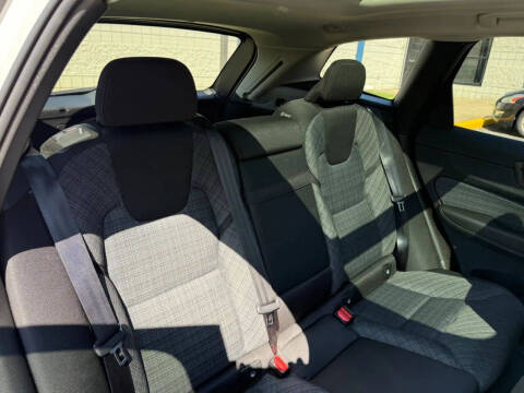 2022 Volvo XC60 B5 Momentum