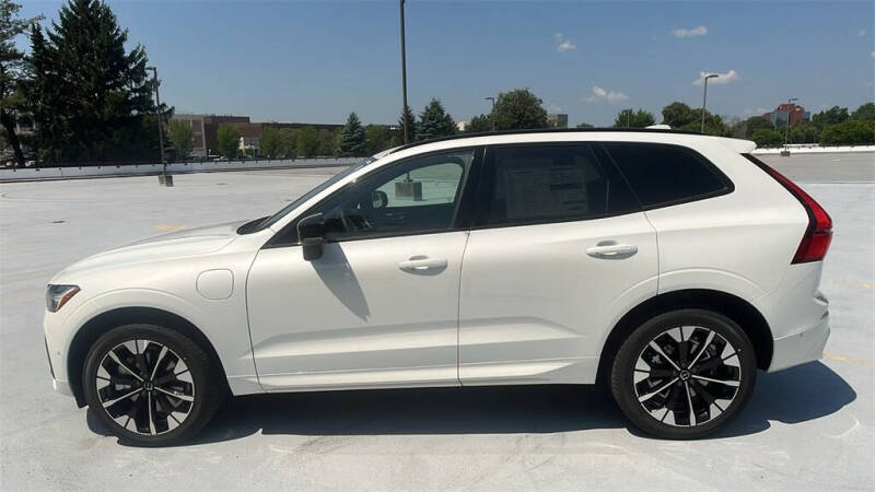 2026 Volvo XC60 T8 Plus