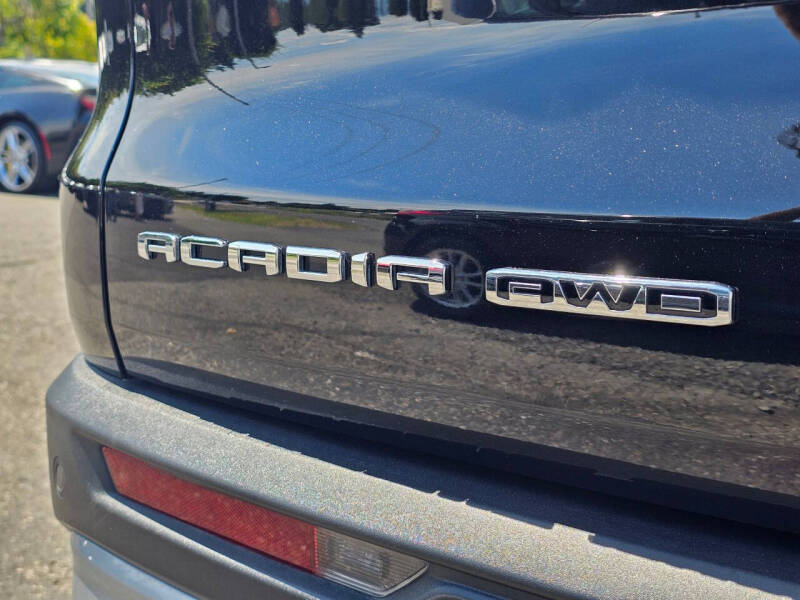 2024 GMC Acadia Elevation