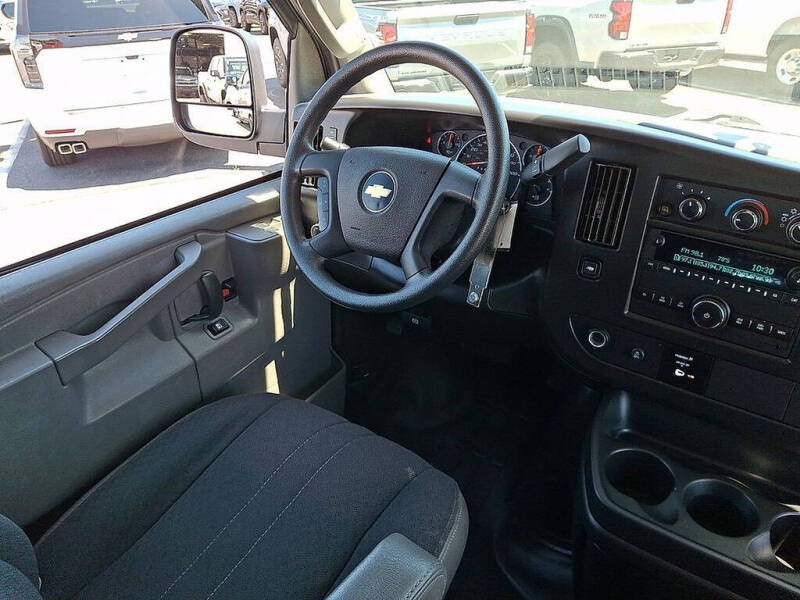 2024 Chevrolet Express 2500