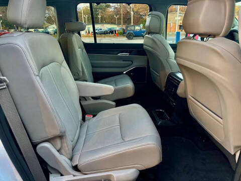 2023 Jeep Wagoneer L Series III