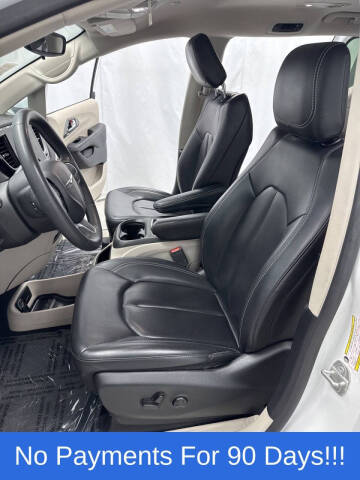 2023 Chrysler Pacifica Touring L