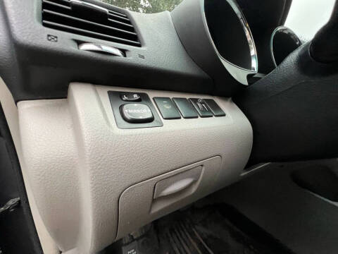 2010 Toyota Highlander SE