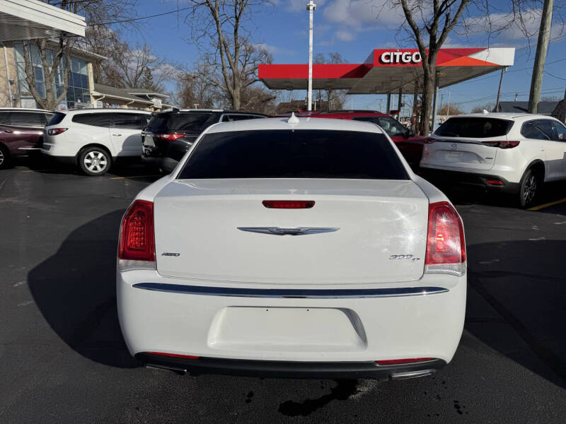 2016 Chrysler 300 C