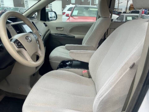2012 Toyota Sienna