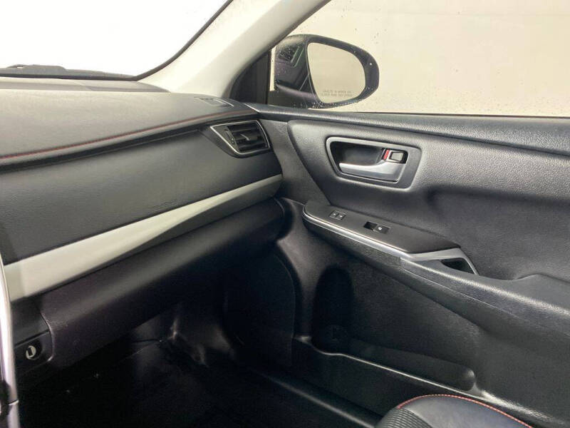 2017 Toyota Camry SE