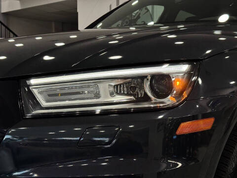 2020 Audi Q5 quattro Titanium Premium 45 TFSI