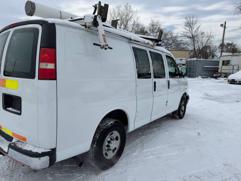 2014 Chevrolet Express Cargo Work Van's photo