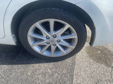 2013 Toyota Prius v Five