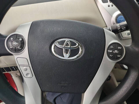 2012 Toyota Prius v Five