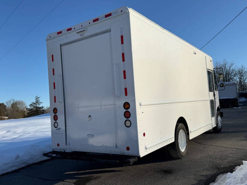 2021 Freightliner MT45 Chassis