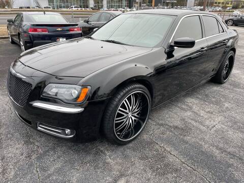 2013 Chrysler 300 for sale at United Luxury Motors in Stone Mountain GA