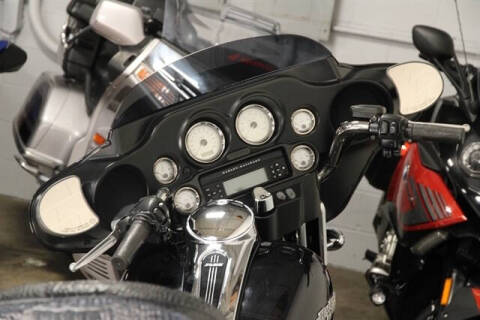 2013 Harley-Davidson STREET GLI