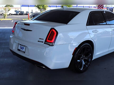 2021 Chrysler 300