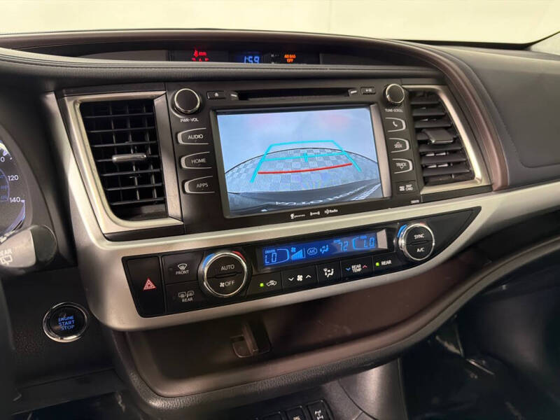 2017 Toyota Highlander SE