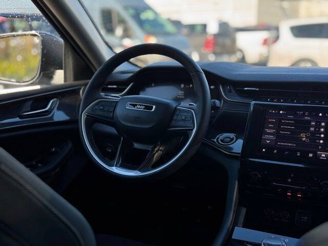 2023 Jeep Grand Cherokee Laredo