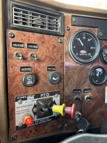 2006 Peterbilt 335 Mechanic's Truck