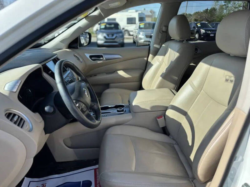 2020 Nissan Pathfinder SL