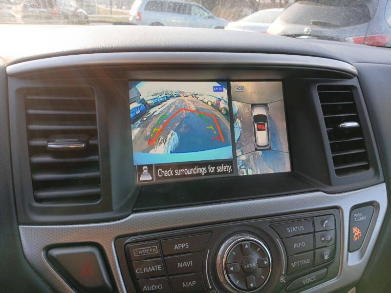 2019 Nissan Pathfinder SL