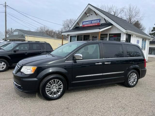 2013 Chrysler Town and Country for sale in Michigan Center, MI