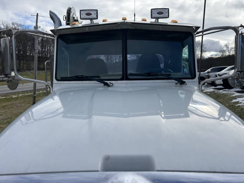 2006 Peterbilt 335 Mechanic's Truck