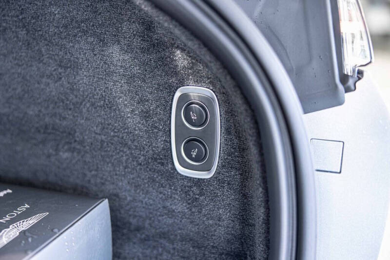 2026 Aston Martin DBX 707