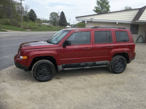 2011 Jeep Patriot for sale at JIM'S COUNTRY MOTORS in Corry PA