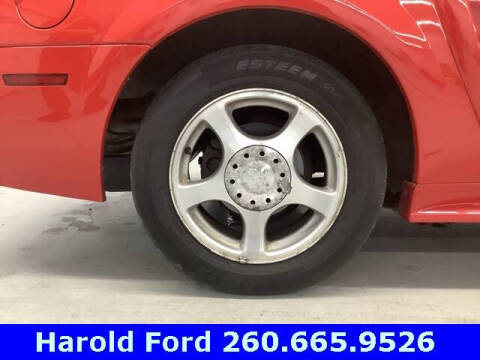 2004 Ford Mustang Deluxe